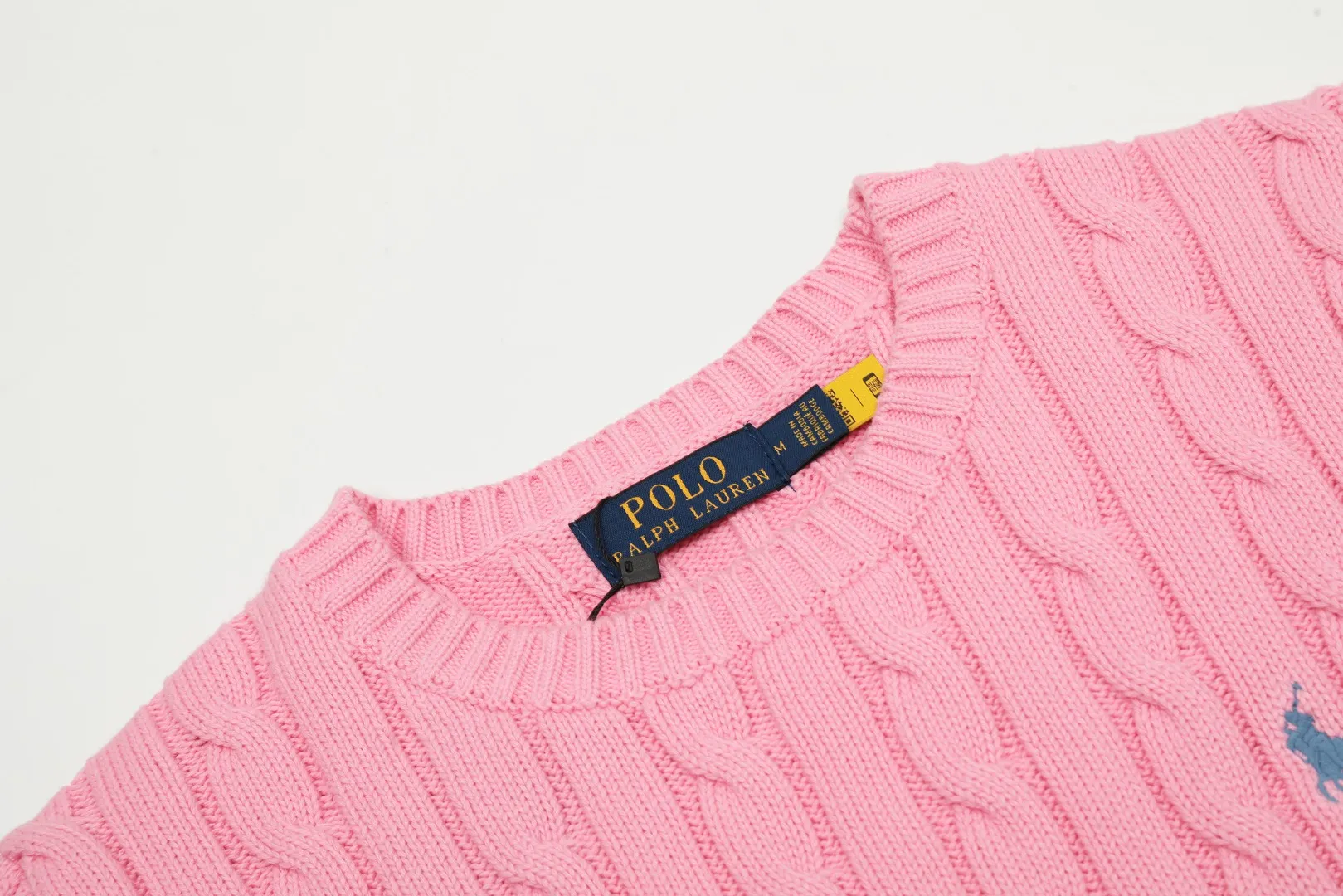 🅿️160 "Top quality" Style number: DS002# (not off the shelves all year round) [Ralph Lauren round neck solid color pony embroidered logo knitted short sleeves] ✅Ralph Lauren classic basic versatile knitted short sleeves for all seasons ✅Main supplier platform live broadcast Wholesale entities Replenish when out of stock Not off the shelves ✅ZP quality 1:1 version Scan the code to enter the GF website Counter quality ✅Detailed quality is the only one in Guangzhou Imported quality cotton yarn, focusing on high-end, cost-effective, good quality needless to say ✅The version is restored to the original order, the maximum size can be worn up to 160 pounds, loose, comfortable and stress-free ✅The upper body is simple and easy to match, a must-have for goddess ootd, good-looking clothes are never picky, a must-have in the goddess’ wardrobe Size: S-XL Color: Black White Gray Light Blue Light Pink Colorful Blue Khaki Bright Yellow Fruit Green Milk Apricot Wood Green Taro Purple Chinese Red Anchor Red Navy Red Label Navy Blue White Label